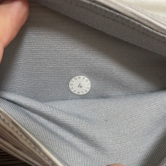 Lululemon Gray Mesh Panel Leggings Size 4 - Picture 7 of 7